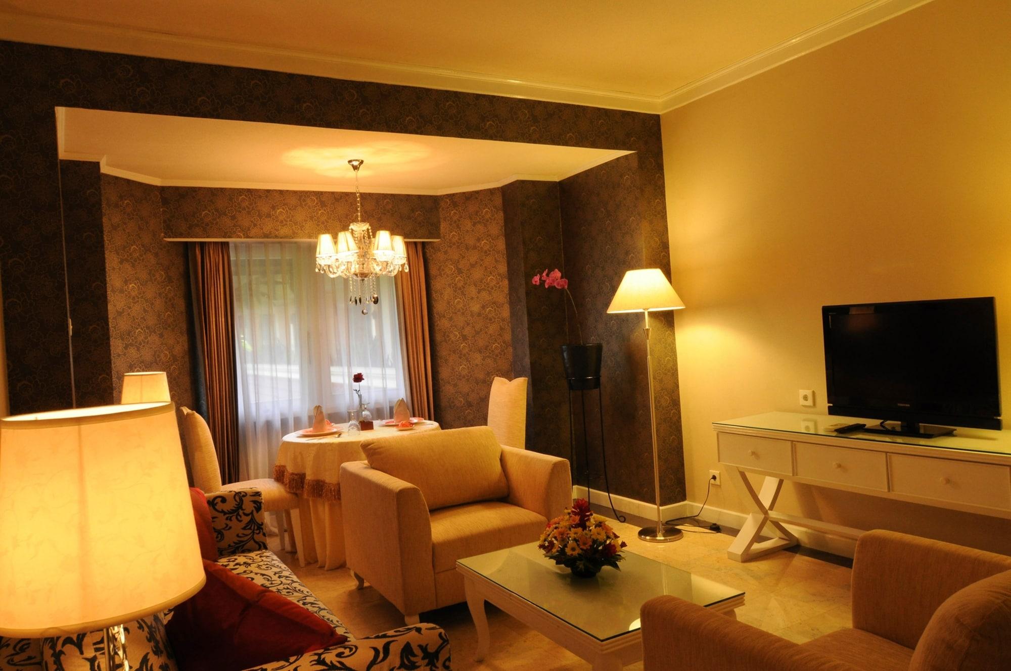Grand Legi Hotel Mataram Exterior foto