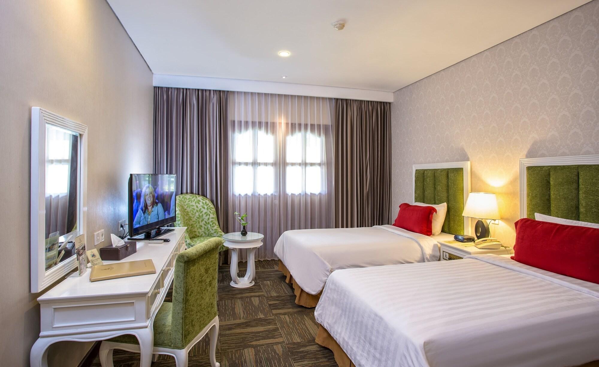 Grand Legi Hotel Mataram Exterior foto