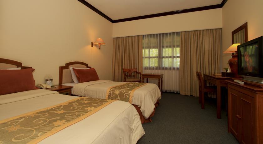 Grand Legi Hotel Mataram Exterior foto