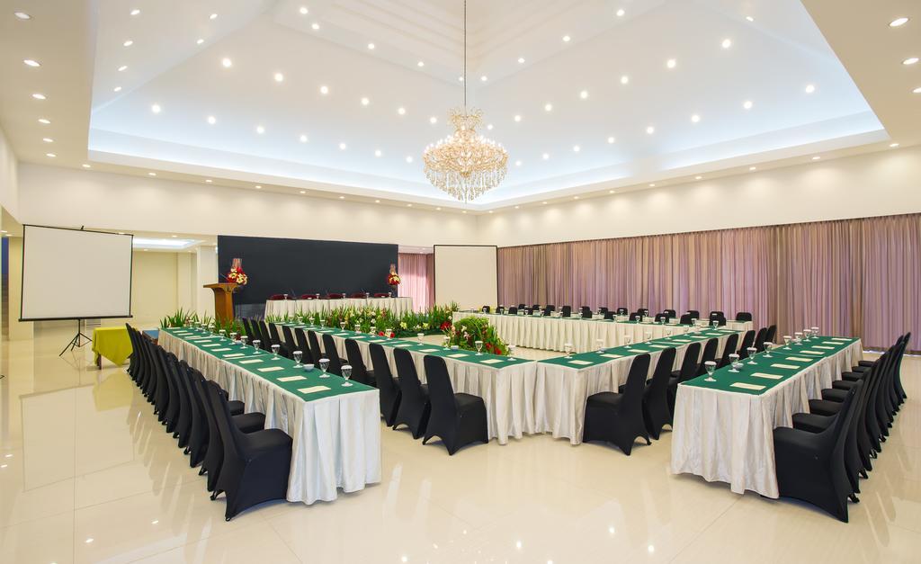 Grand Legi Hotel Mataram Exterior foto