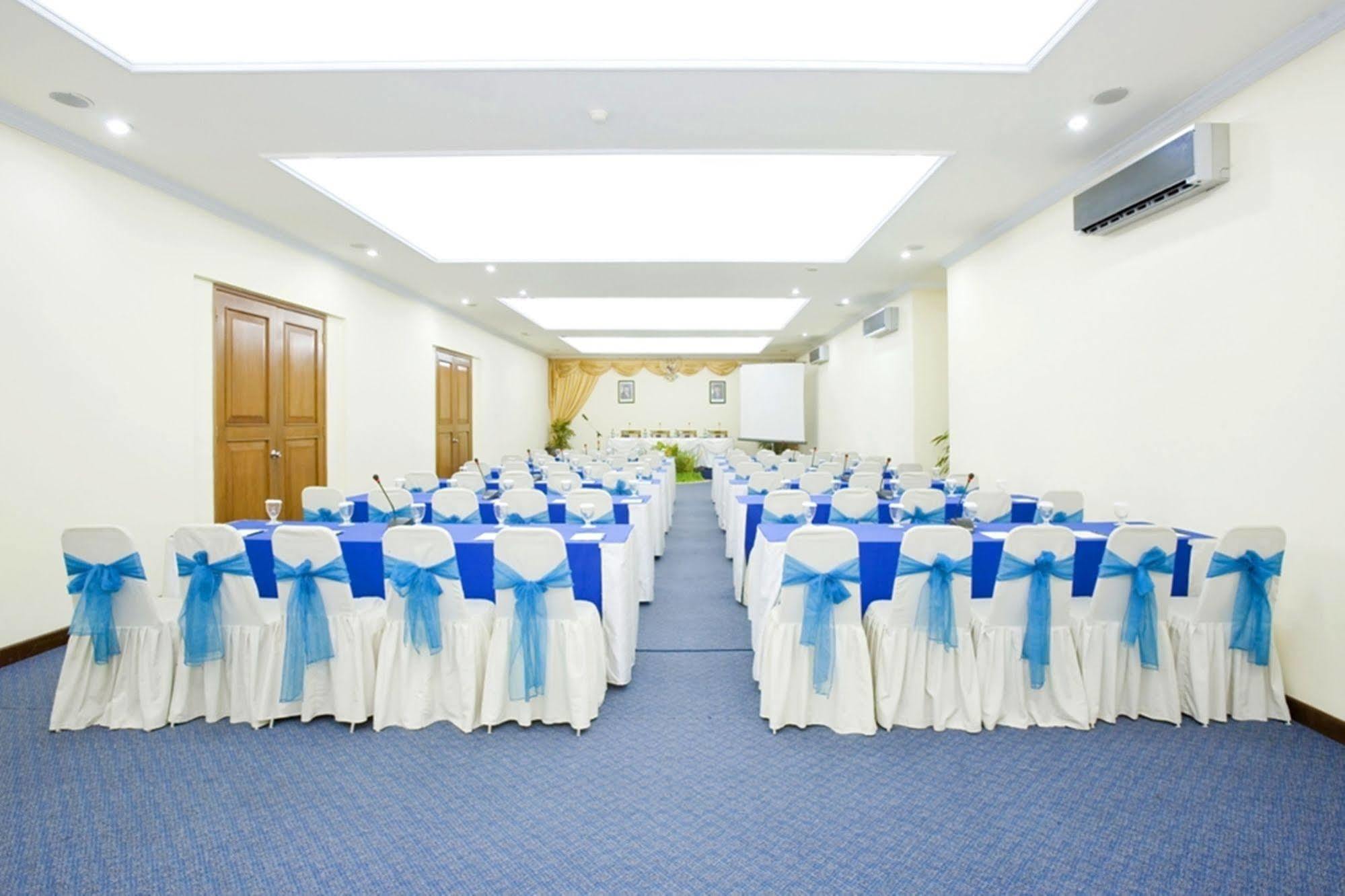 Grand Legi Hotel Mataram Exterior foto